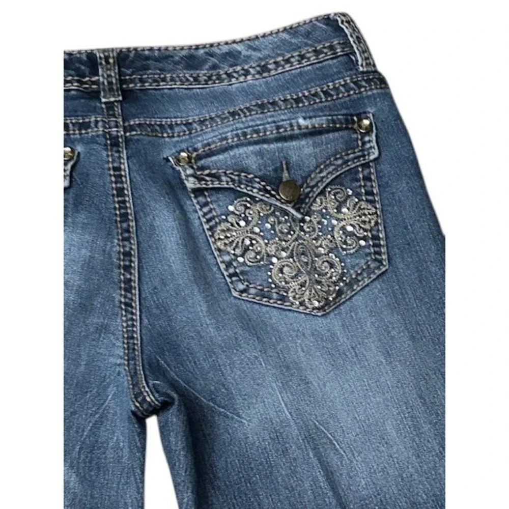 Nine West Cropped Jeans Womens Sz 8/29 Blue Denim Embroidered Sequin Back Pocket